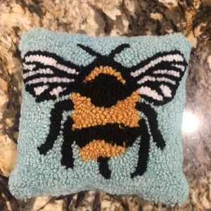 Bee pillow